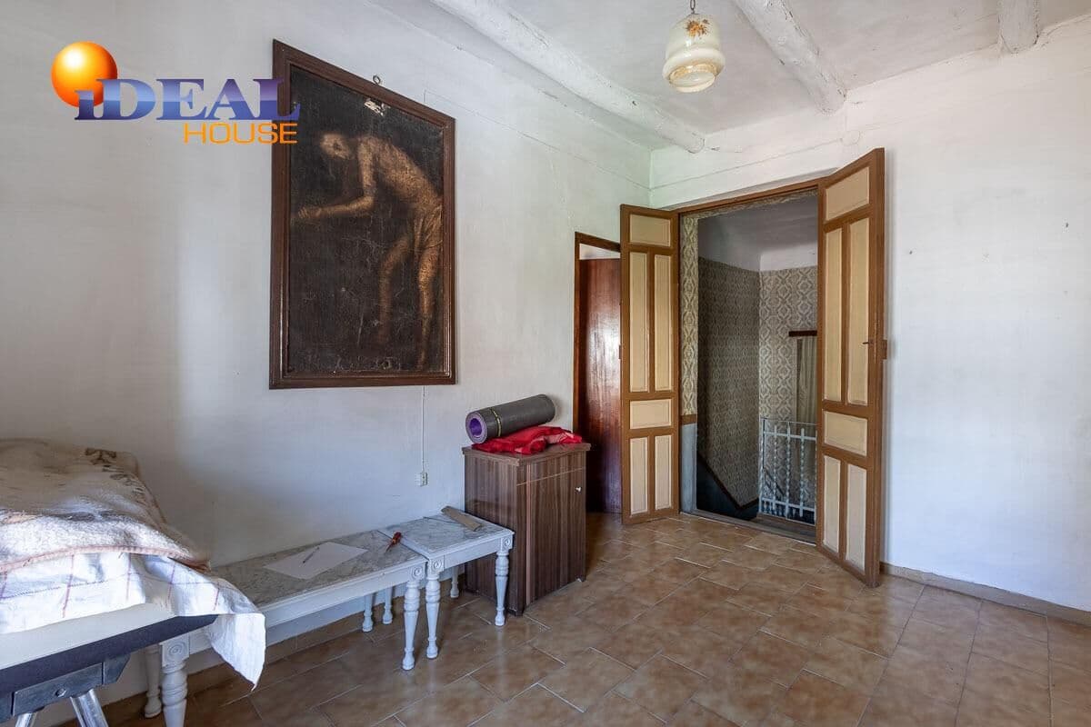 Piso de 8 habitaciones en Belicena en venta con garaje - 233.000 € (Ref: 9433889)