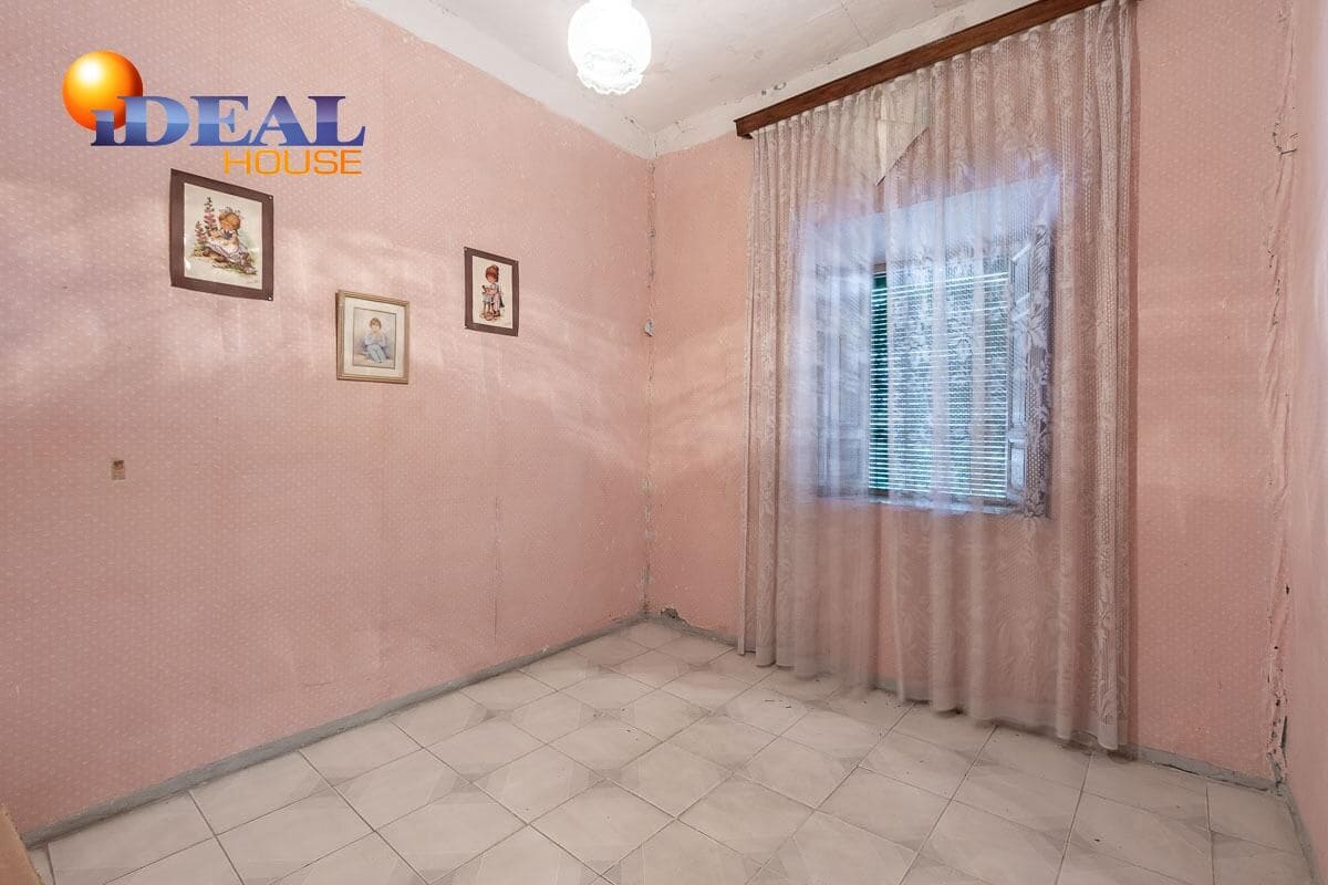 Piso de 8 habitaciones en Belicena en venta con garaje - 233.000 € (Ref: 9433889)