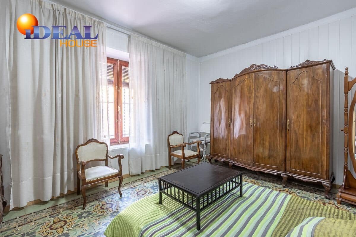 Piso de 8 habitaciones en Belicena en venta con garaje - 233.000 € (Ref: 9433889)