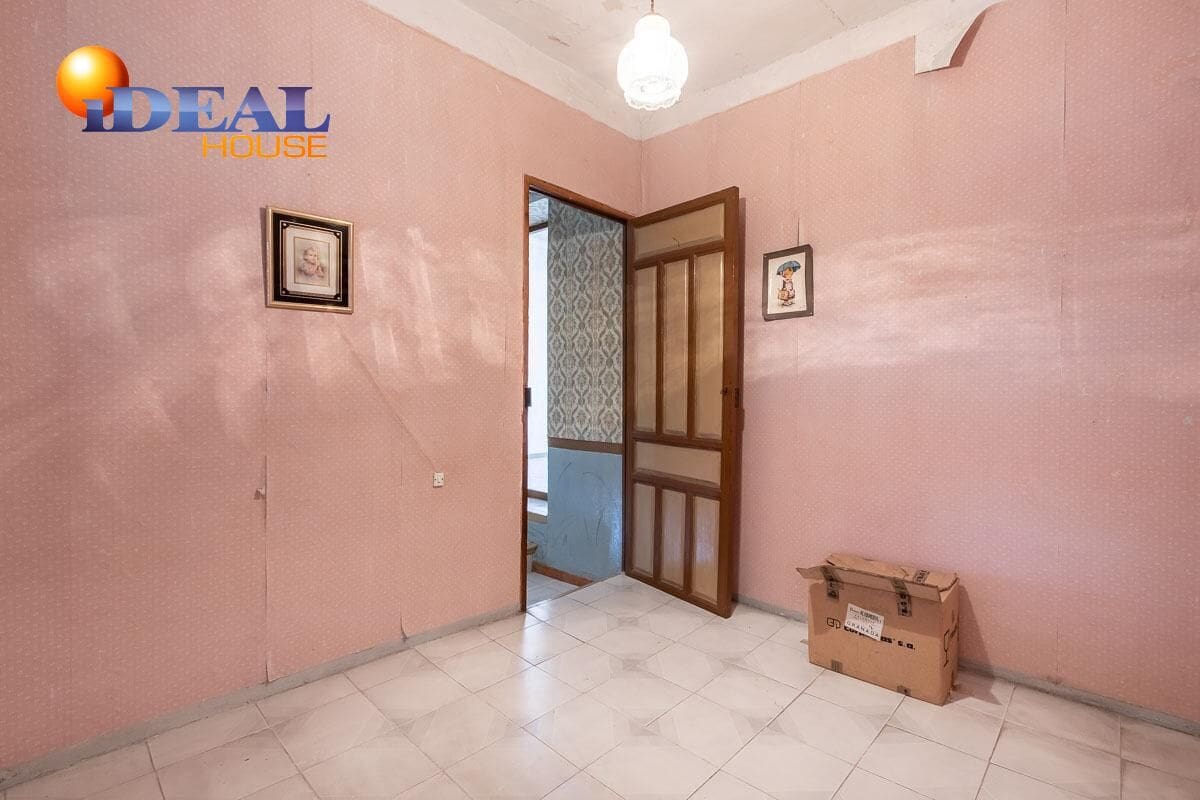 Piso de 8 habitaciones en Belicena en venta con garaje - 233.000 € (Ref: 9433889)