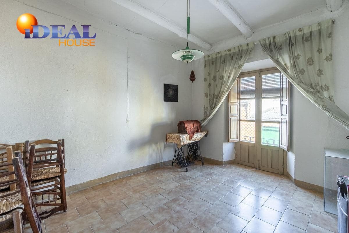 Piso de 8 habitaciones en Belicena en venta con garaje - 233.000 € (Ref: 9433889)