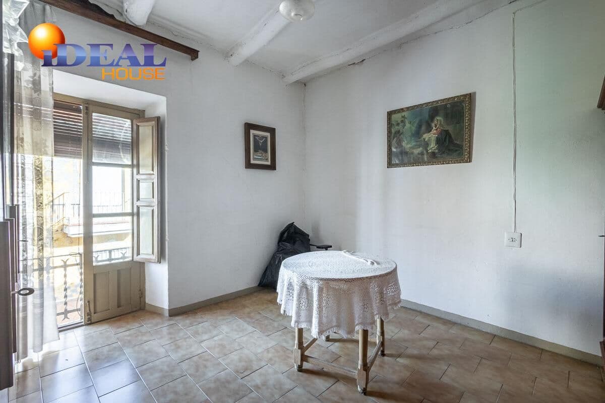 Piso de 8 habitaciones en Belicena en venta con garaje - 233.000 € (Ref: 9433889)