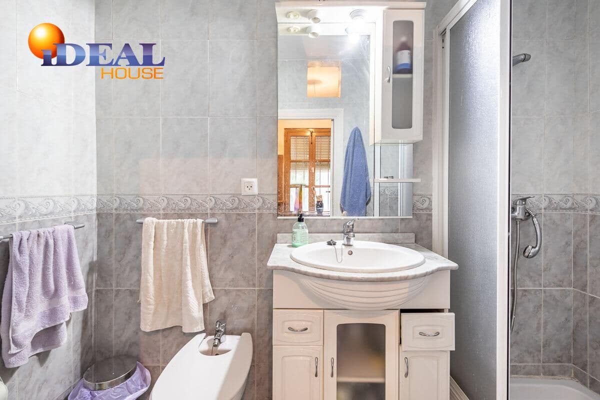 Piso de 8 habitaciones en Belicena en venta con garaje - 233.000 € (Ref: 9433889)