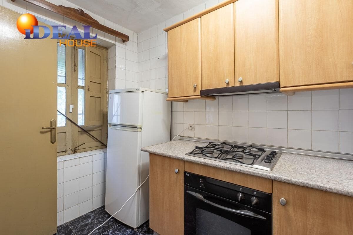 Piso de 8 habitaciones en Belicena en venta con garaje - 233.000 € (Ref: 9433889)