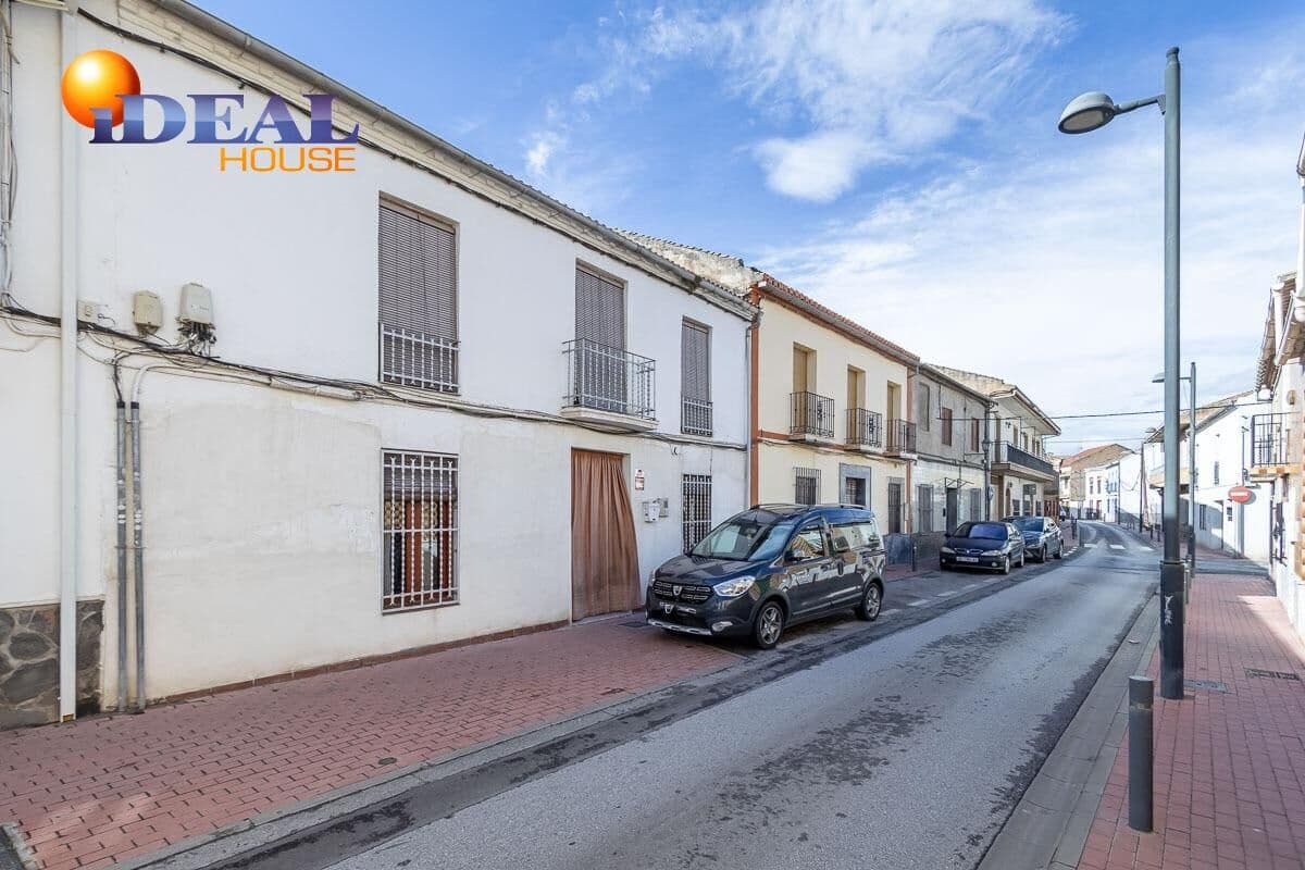 Piso de 8 habitaciones en Belicena en venta con garaje - 233.000 € (Ref: 9433889)