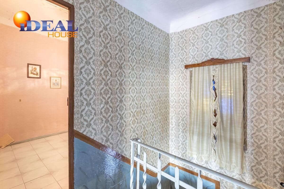 Piso de 8 habitaciones en Belicena en venta con garaje - 233.000 € (Ref: 9433889)