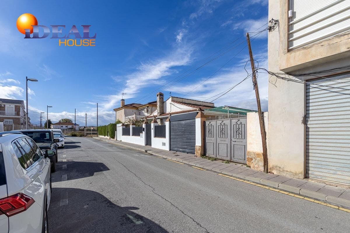 Piso de 8 habitaciones en Belicena en venta con garaje - 233.000 € (Ref: 9433889)