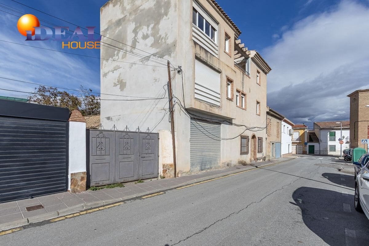 Piso de 8 habitaciones en Belicena en venta con garaje - 233.000 € (Ref: 9433889)