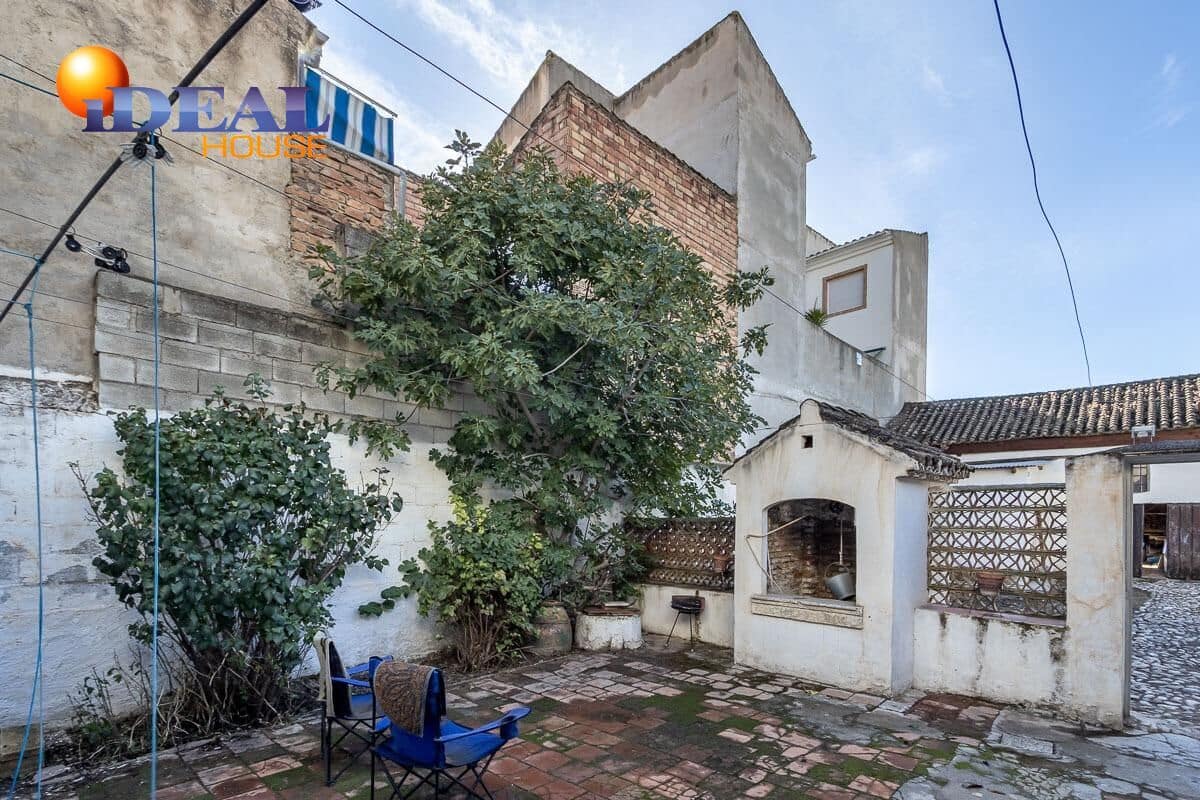 Piso de 8 habitaciones en Belicena en venta con garaje - 233.000 € (Ref: 9433889)