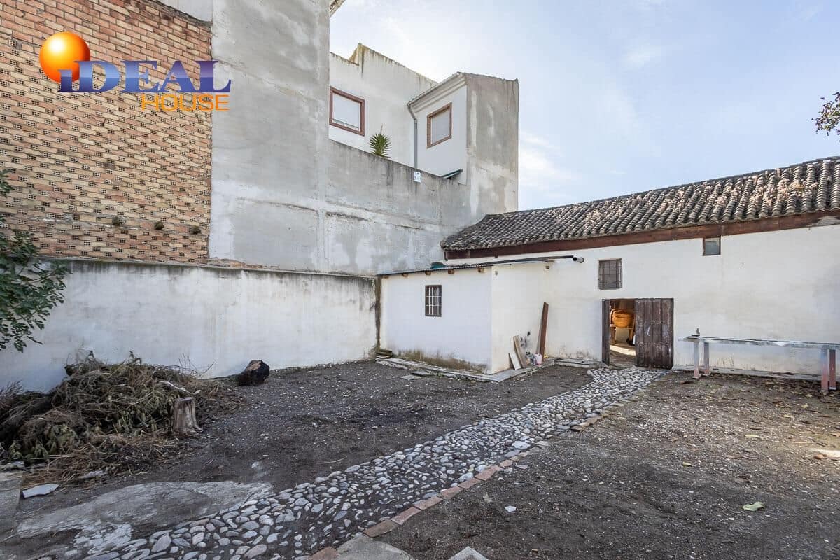 Piso de 8 habitaciones en Belicena en venta con garaje - 233.000 € (Ref: 9433889)