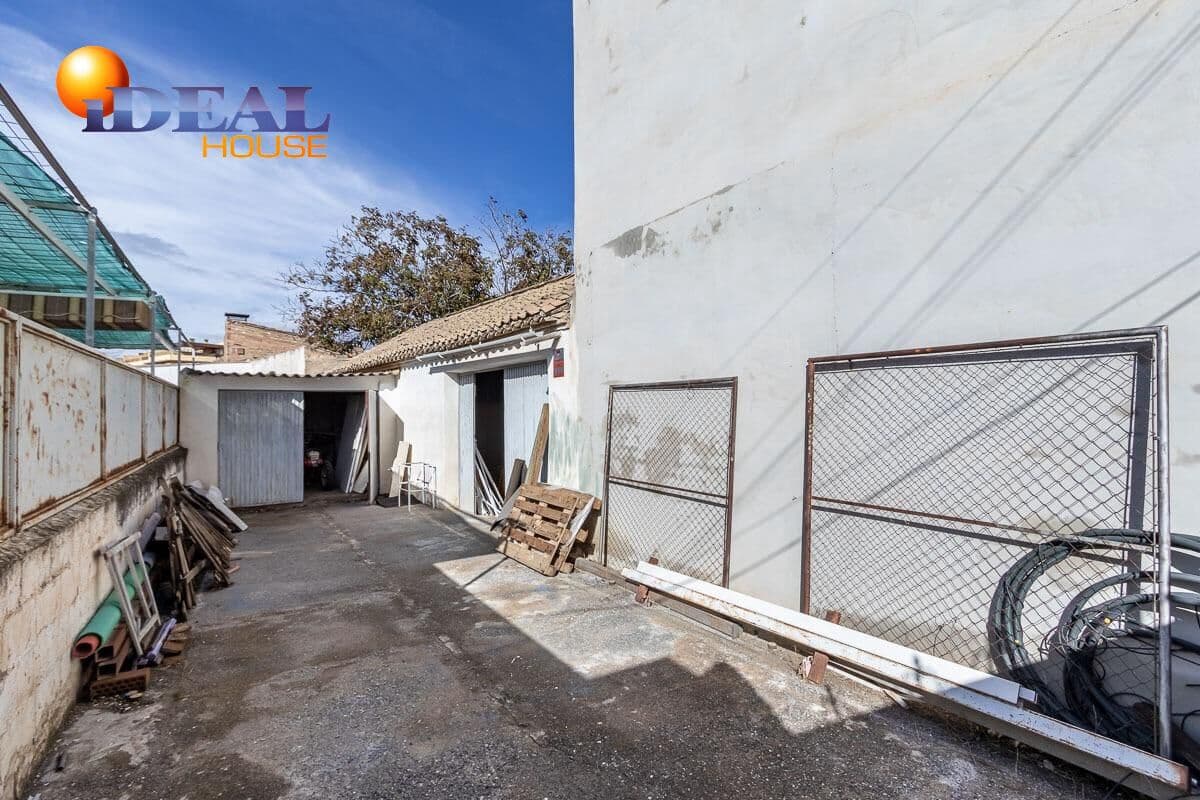 Piso de 8 habitaciones en Belicena en venta con garaje - 233.000 € (Ref: 9433889)