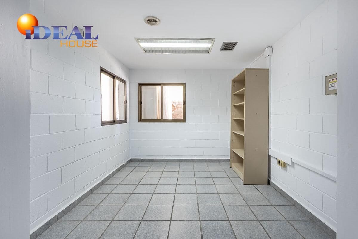 Företag till salu i Ogijares med garage - 665 000 € (Ref: 9433892)