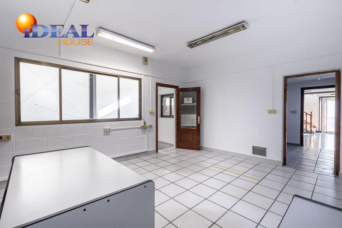 Företag till salu i Ogijares med garage - 665 000 € (Ref: 9433892)