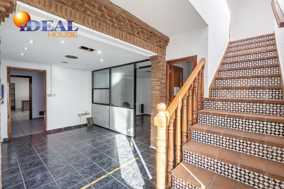 Företag till salu i Ogijares med garage - 665 000 € (Ref: 9433892)