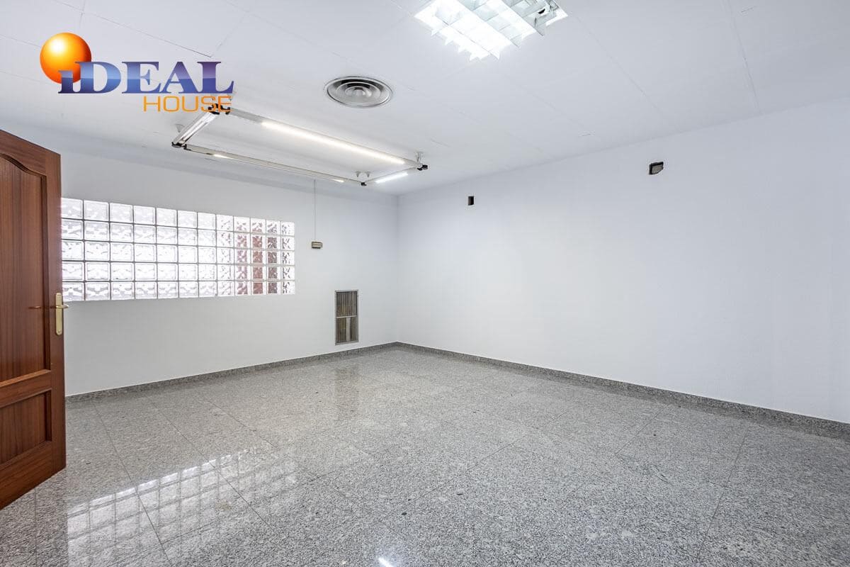 Företag till salu i Ogijares med garage - 665 000 € (Ref: 9433892)