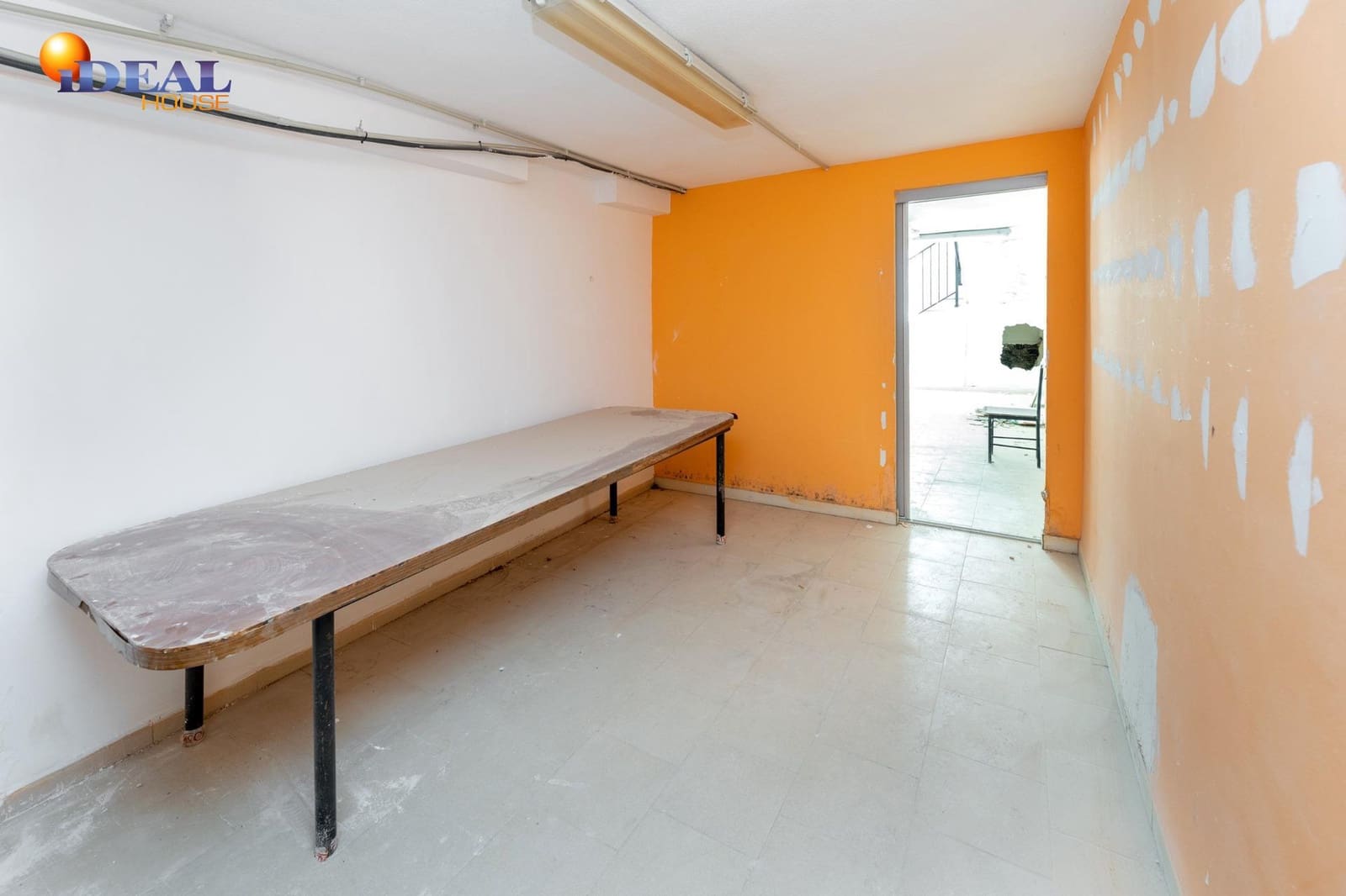 Comercial para venda em Granada cidade - 150 000 € (Ref: 9433893)