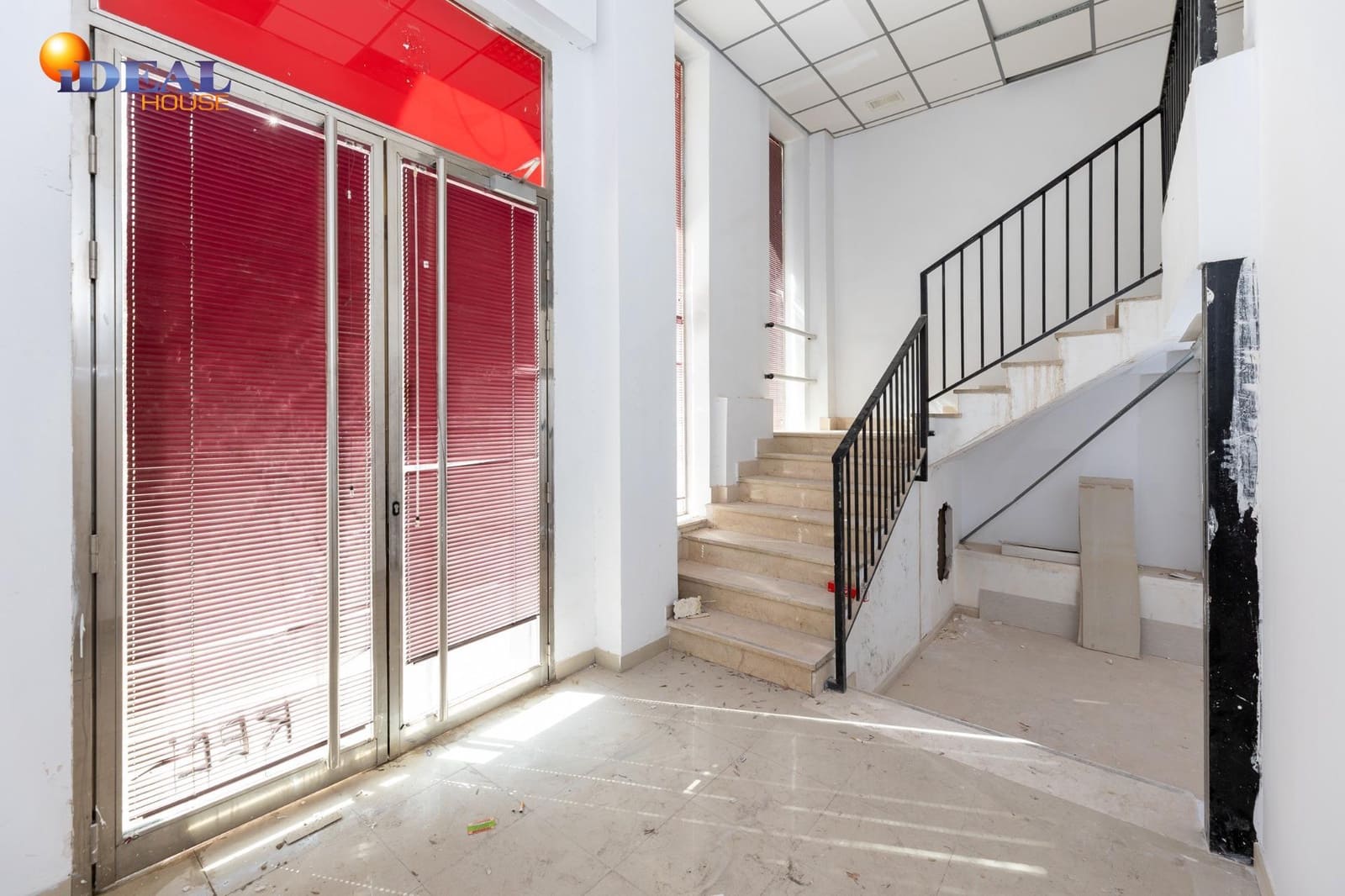 Comercial para venda em Granada cidade - 150 000 € (Ref: 9433893)