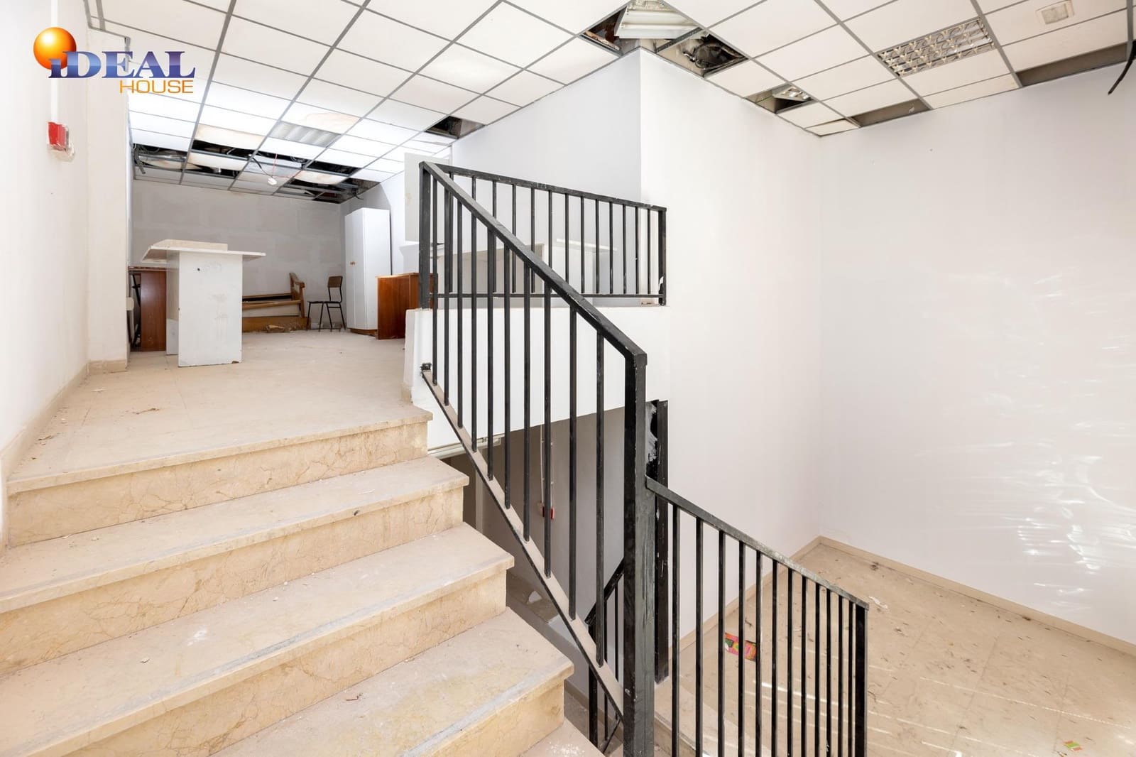 Comercial para venda em Granada cidade - 150 000 € (Ref: 9433893)