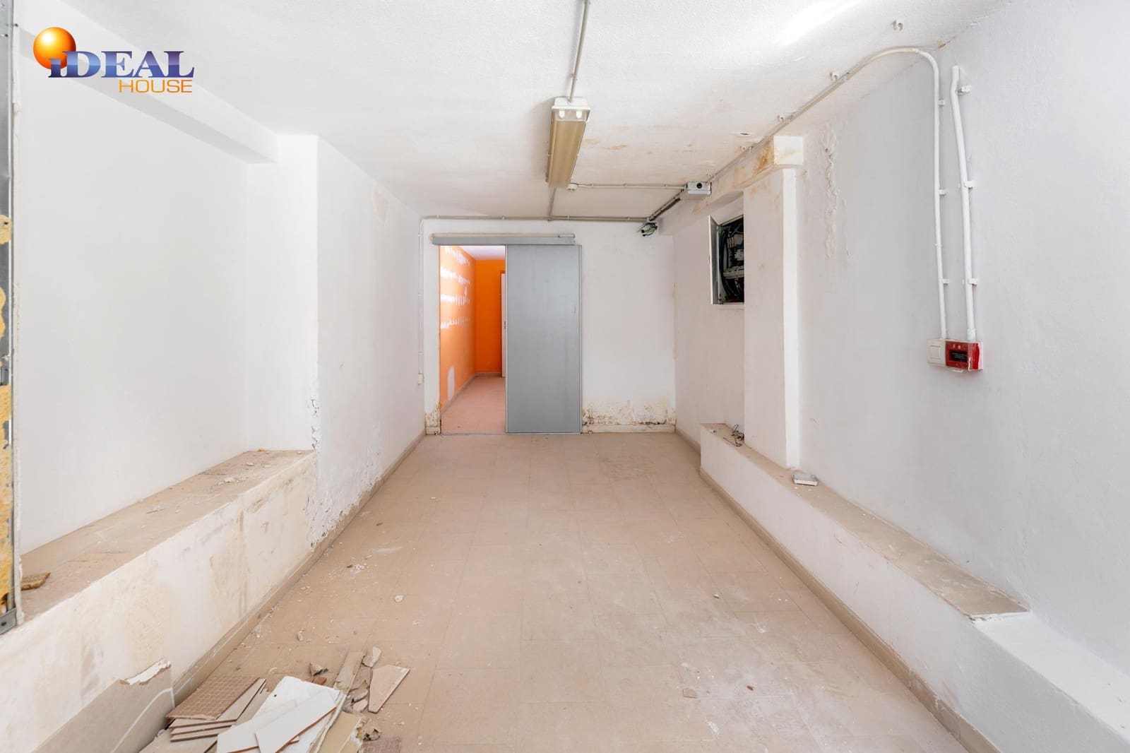 Comercial para venda em Granada cidade - 150 000 € (Ref: 9433893)