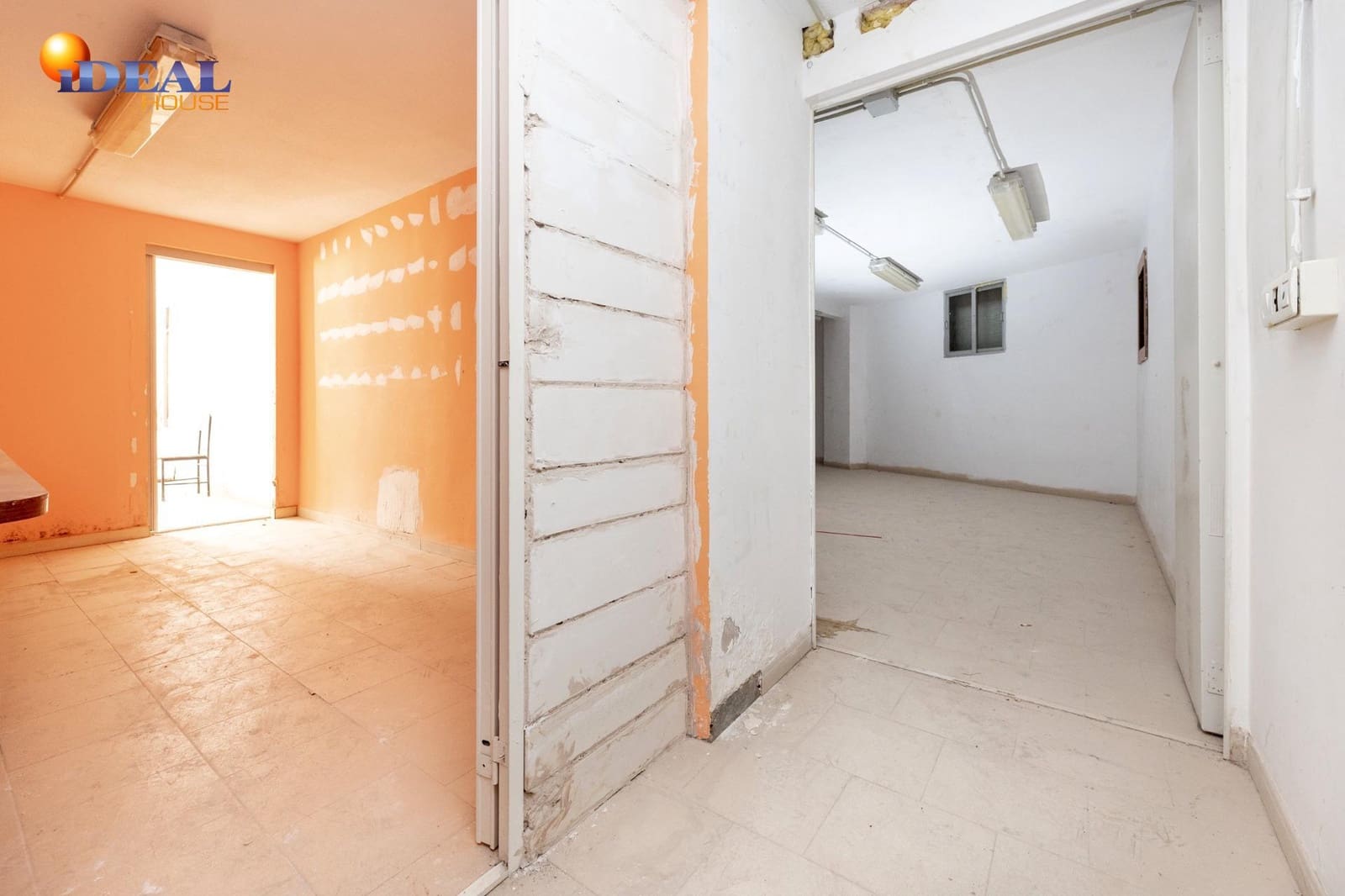 Comercial para venda em Granada cidade - 150 000 € (Ref: 9433893)