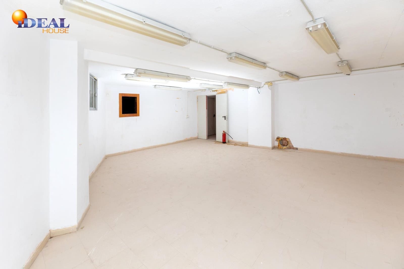 Comercial para venda em Granada cidade - 150 000 € (Ref: 9433893)