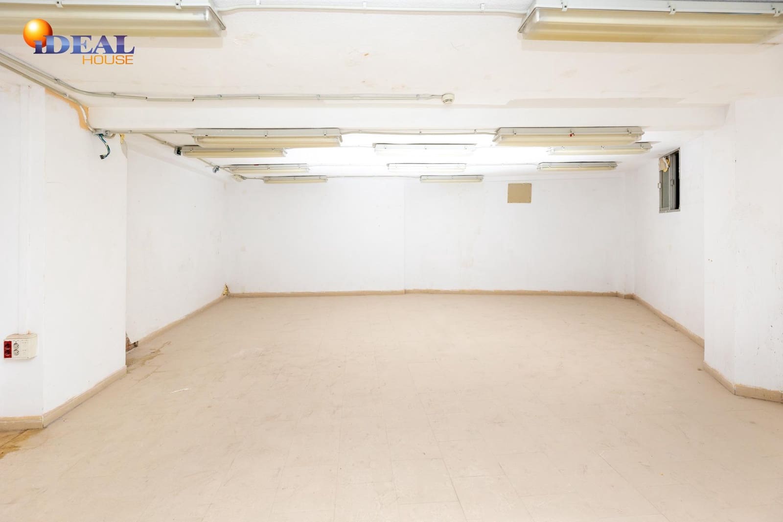 Comercial para venda em Granada cidade - 150 000 € (Ref: 9433893)