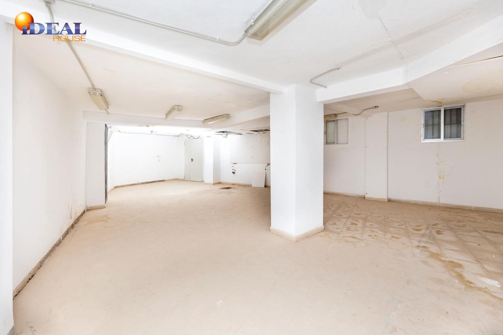 Comercial para venda em Granada cidade - 150 000 € (Ref: 9433893)