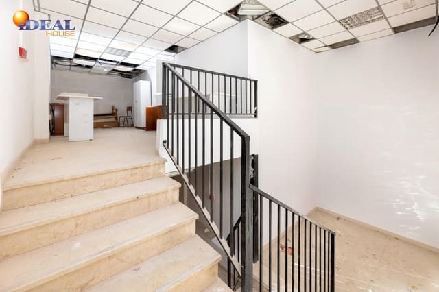Comercial para venda em Granada cidade - 150 000 € (Ref: 9433893)