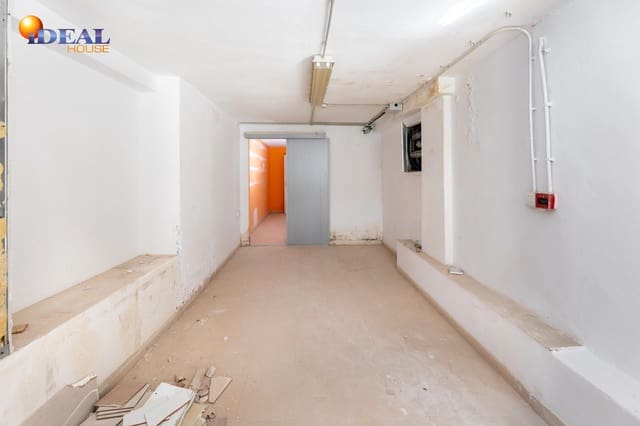 Comercial para venda em Granada cidade - 150 000 € (Ref: 9433893)