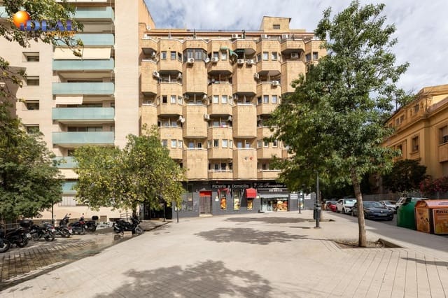 Comercial para venda em Granada cidade - 150 000 € (Ref: 9433893)