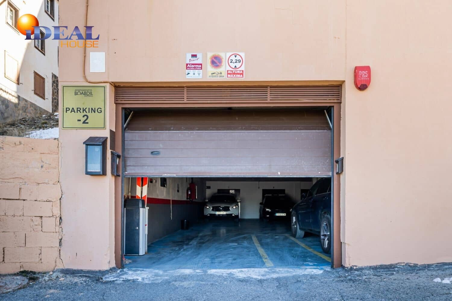 2 bedroom Flat for sale in Sierra Nevada with garage - € 325,000 (Ref: 9433895)