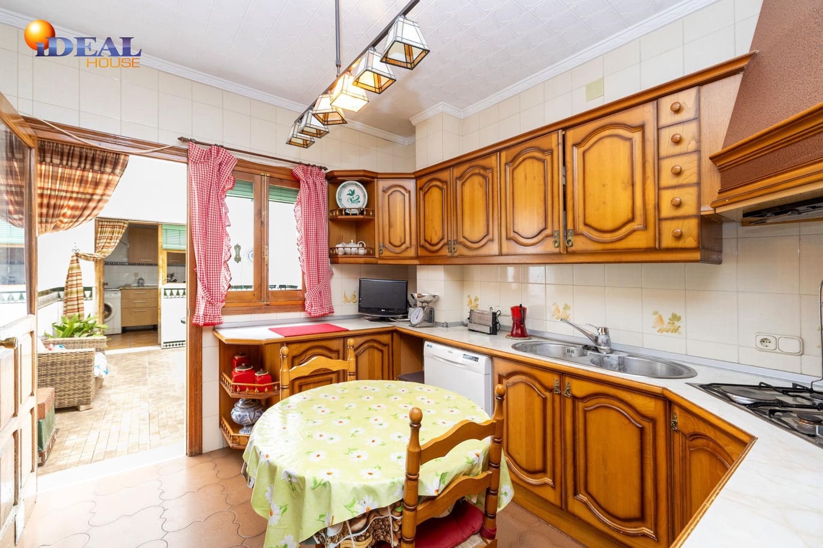 10 slaapkamer Rijtjeshuis te koop in Valderrubio met garage - € 180.000 (Ref: 9433896)