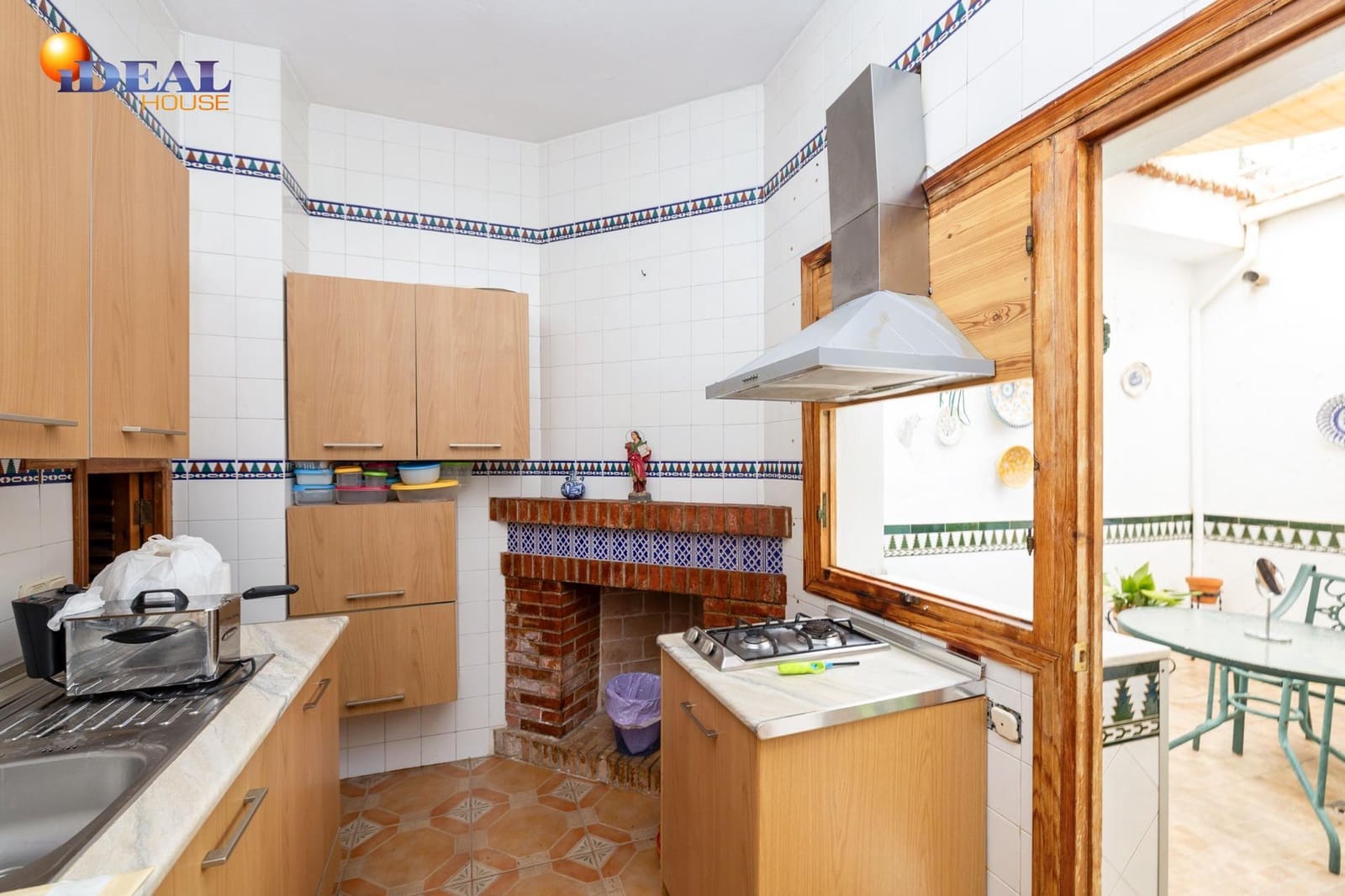 10 slaapkamer Rijtjeshuis te koop in Valderrubio met garage - € 180.000 (Ref: 9433896)