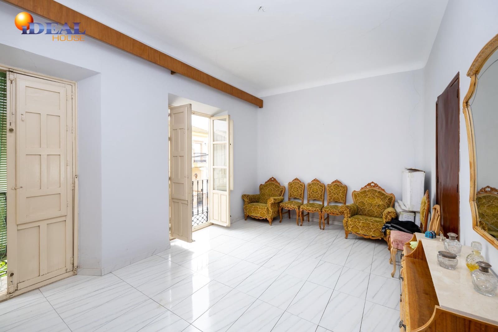 10 slaapkamer Rijtjeshuis te koop in Valderrubio met garage - € 180.000 (Ref: 9433896)