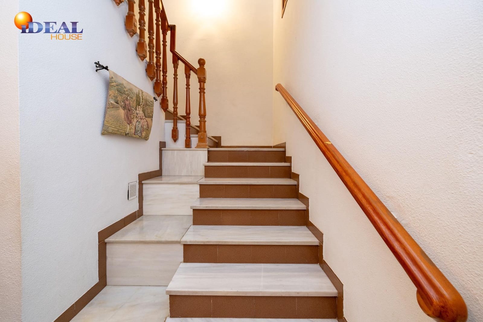 10 slaapkamer Rijtjeshuis te koop in Valderrubio met garage - € 180.000 (Ref: 9433896)