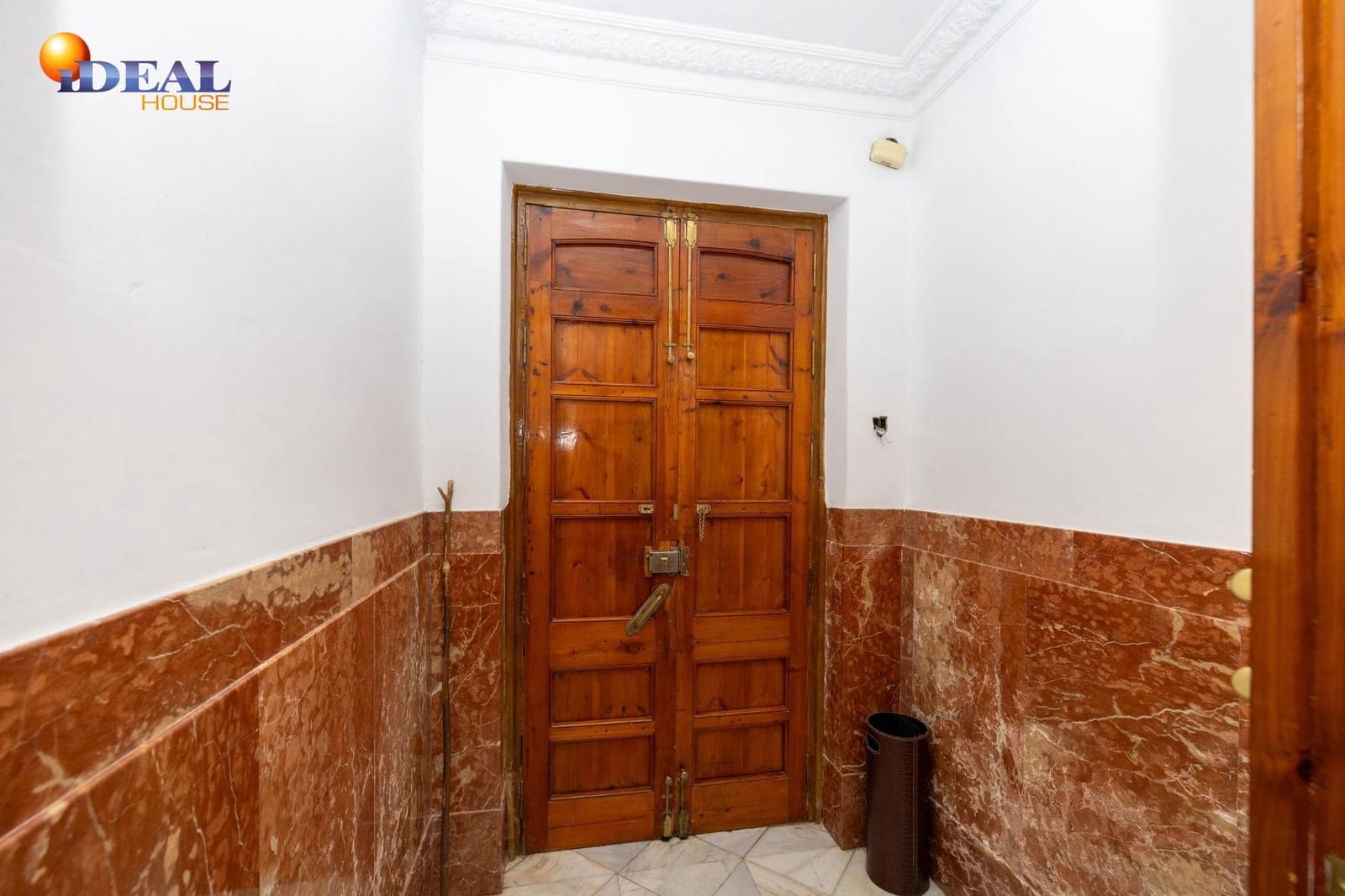 10 slaapkamer Rijtjeshuis te koop in Valderrubio met garage - € 180.000 (Ref: 9433896)