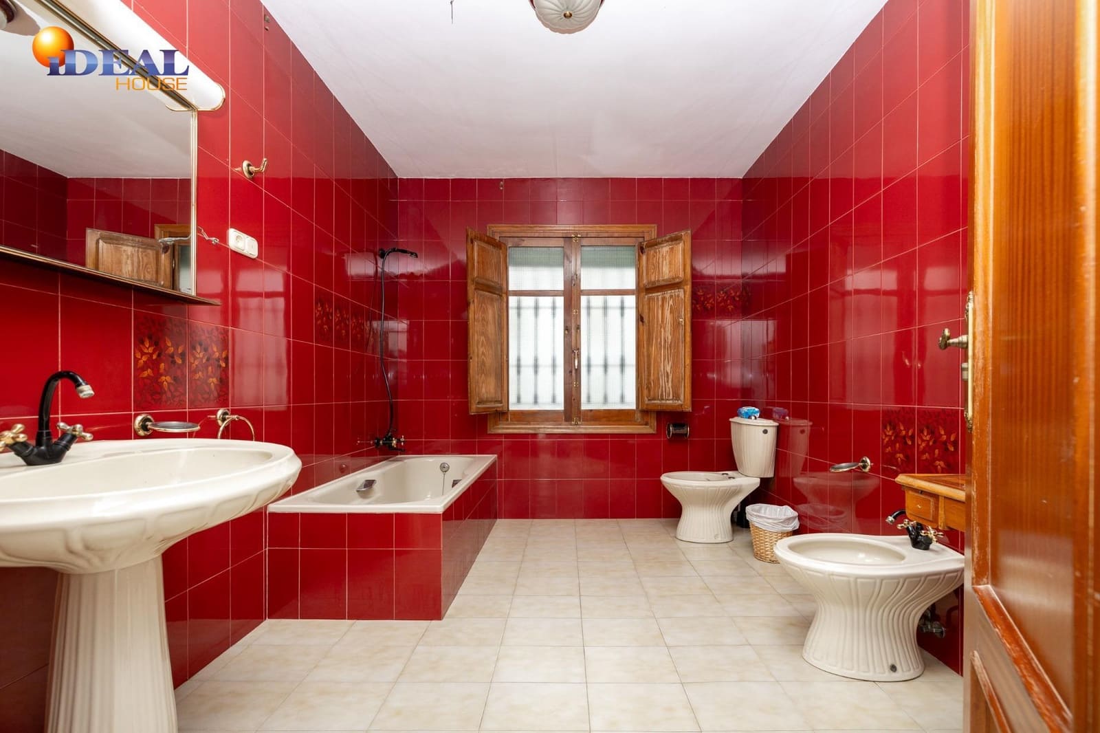 10 slaapkamer Rijtjeshuis te koop in Valderrubio met garage - € 180.000 (Ref: 9433896)