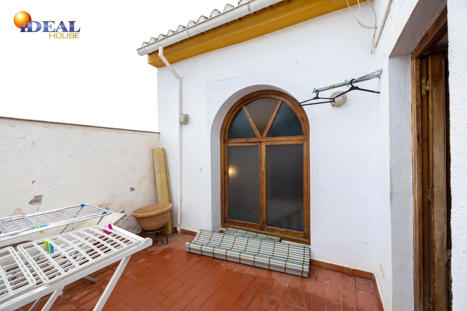 10 slaapkamer Rijtjeshuis te koop in Valderrubio met garage - € 180.000 (Ref: 9433896)