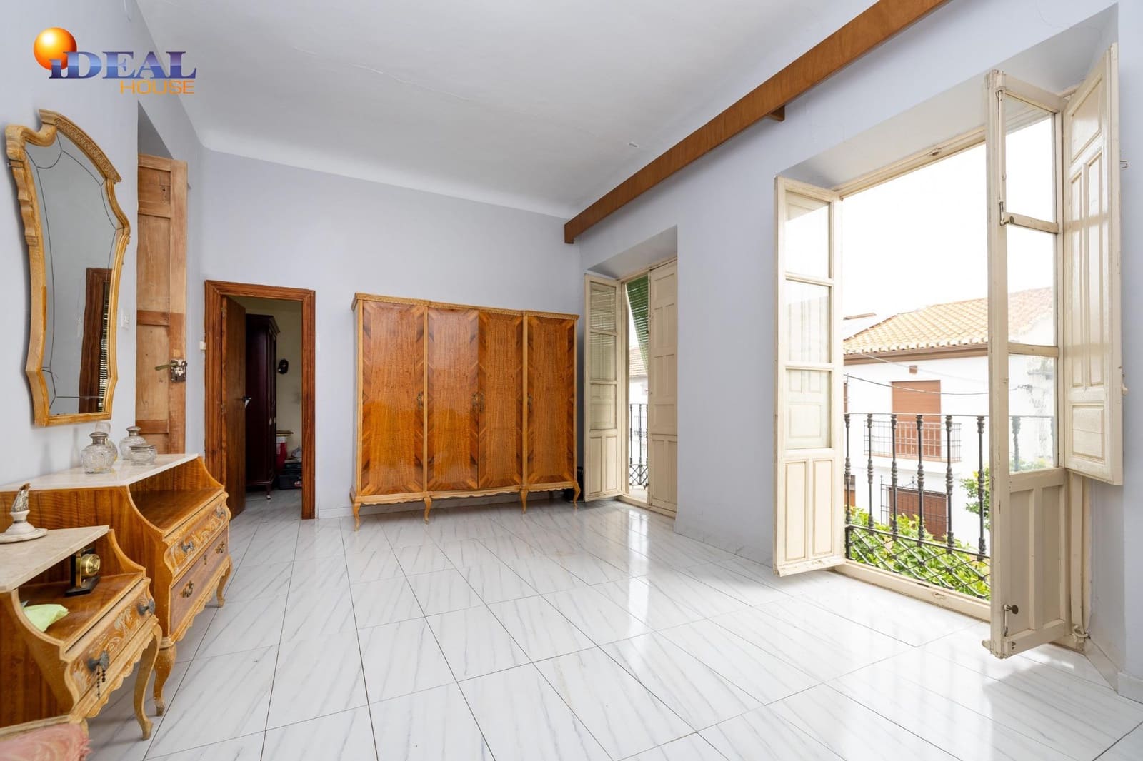 10 slaapkamer Rijtjeshuis te koop in Valderrubio met garage - € 180.000 (Ref: 9433896)