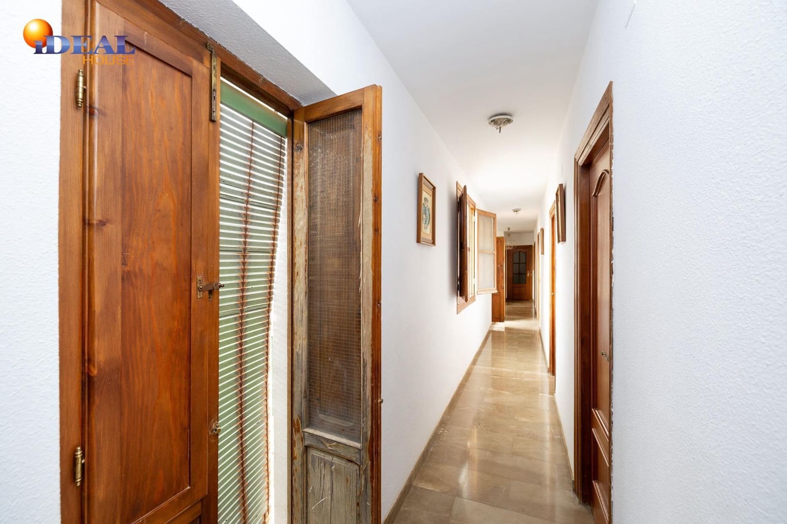 10 slaapkamer Rijtjeshuis te koop in Valderrubio met garage - € 180.000 (Ref: 9433896)