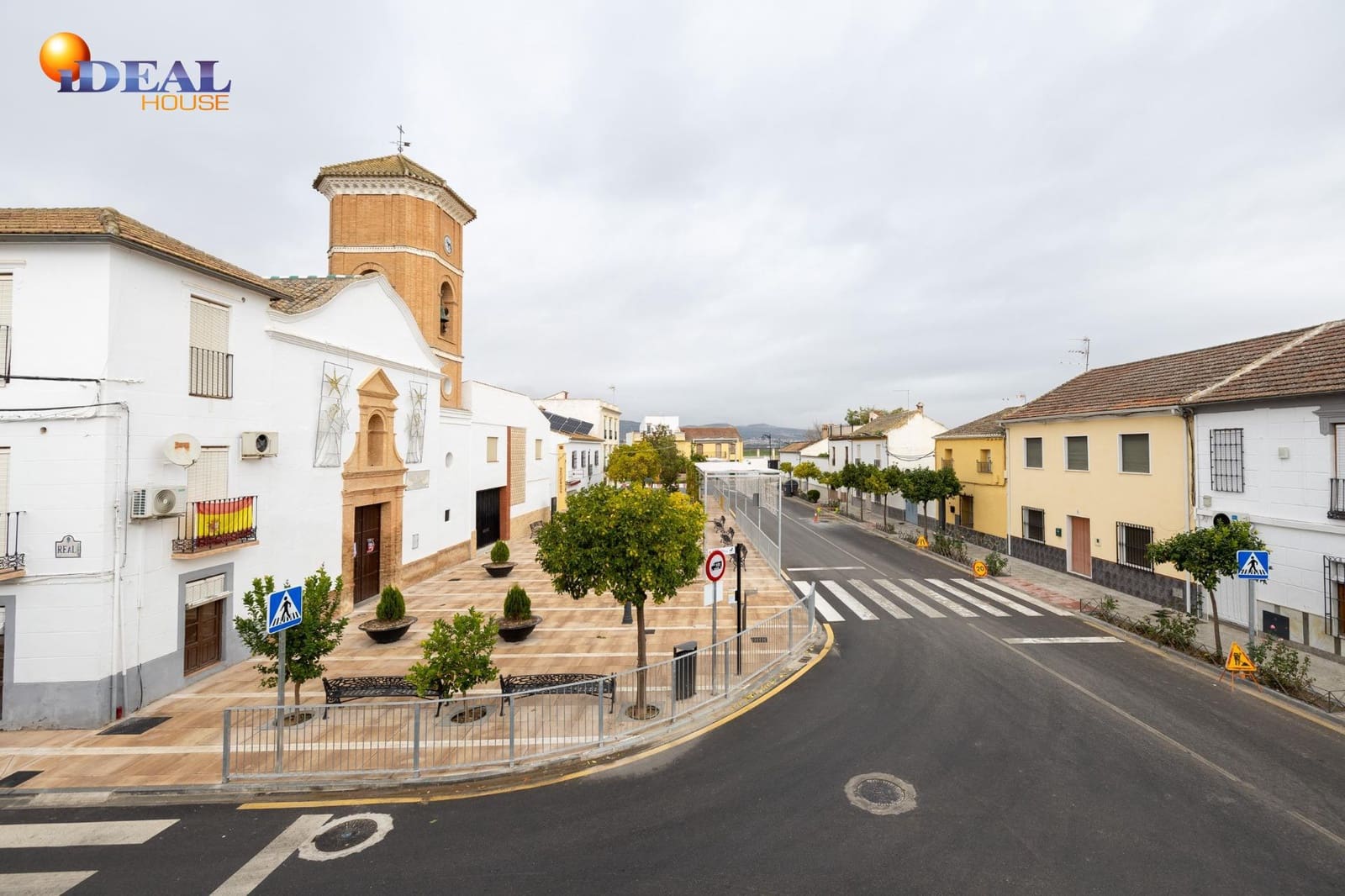 10 slaapkamer Rijtjeshuis te koop in Valderrubio met garage - € 180.000 (Ref: 9433896)