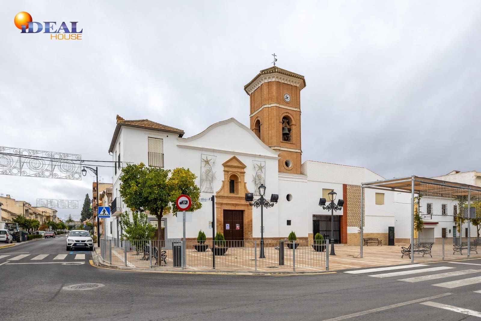 10 slaapkamer Rijtjeshuis te koop in Valderrubio met garage - € 180.000 (Ref: 9433896)