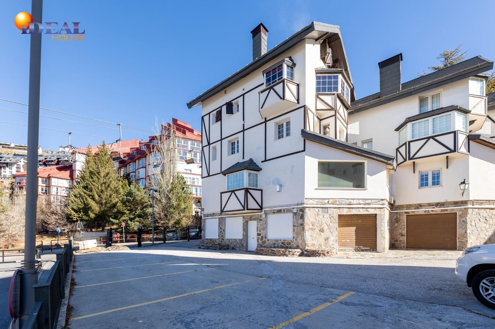 3 bedroom Penthouse for sale in Sierra Nevada with garage - € 495,000 (Ref: 9433901)
