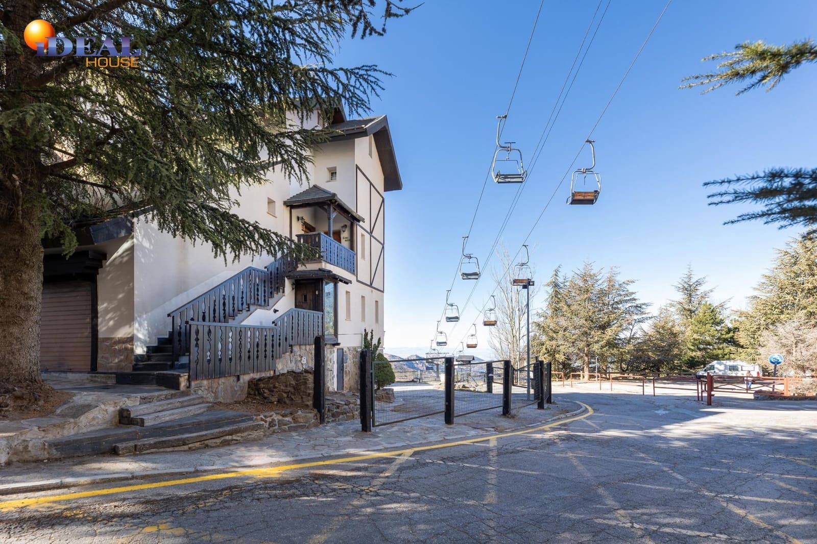 3 bedroom Penthouse for sale in Sierra Nevada with garage - € 495,000 (Ref: 9433901)