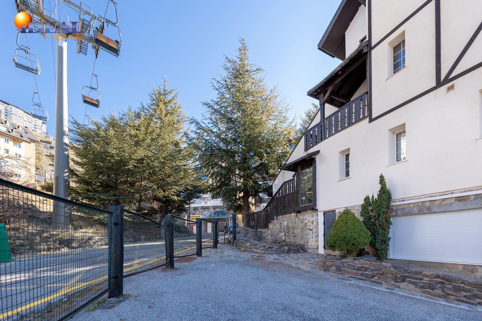 3 bedroom Penthouse for sale in Sierra Nevada with garage - € 495,000 (Ref: 9433901)