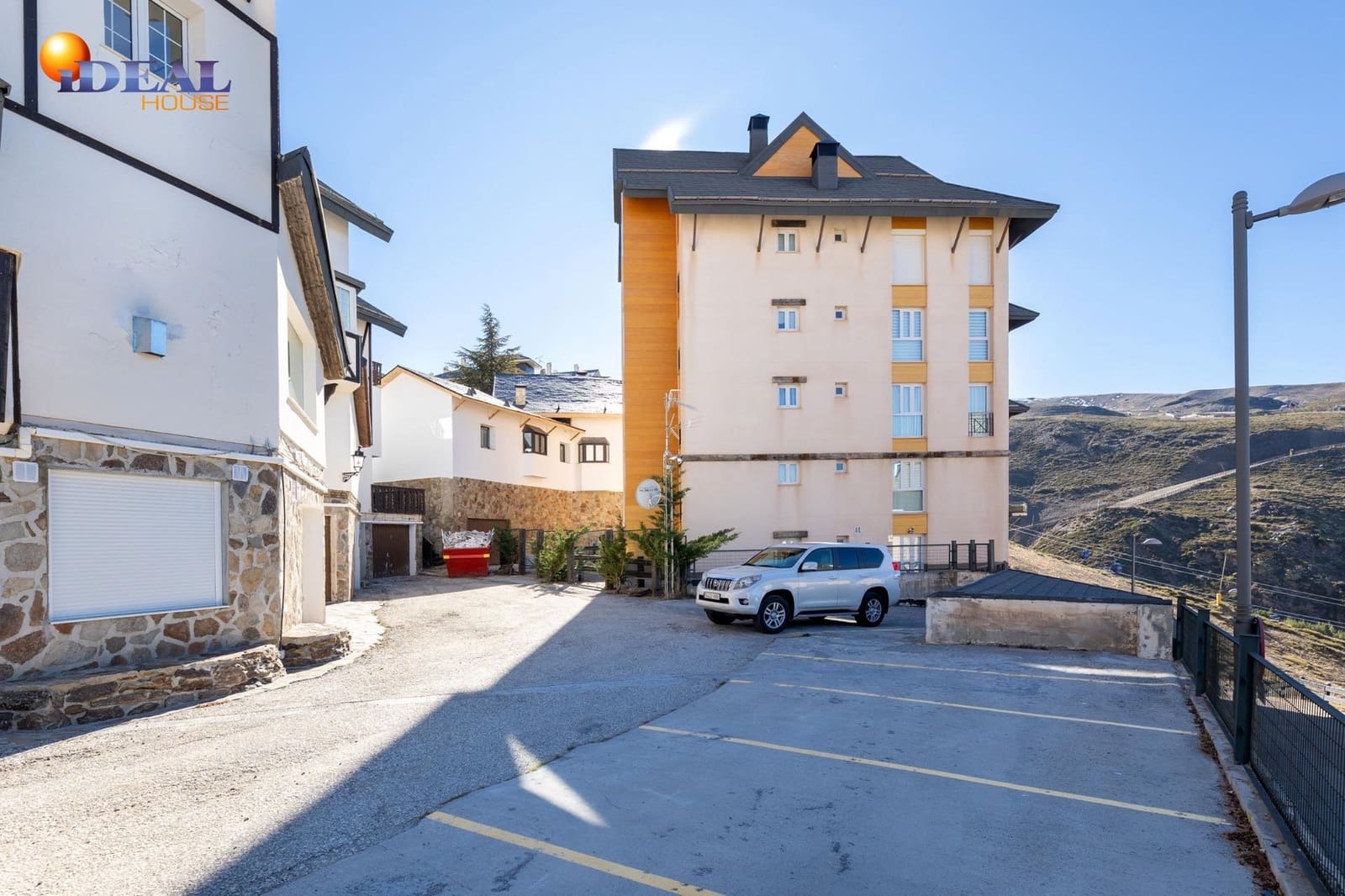 3 bedroom Penthouse for sale in Sierra Nevada with garage - € 495,000 (Ref: 9433901)