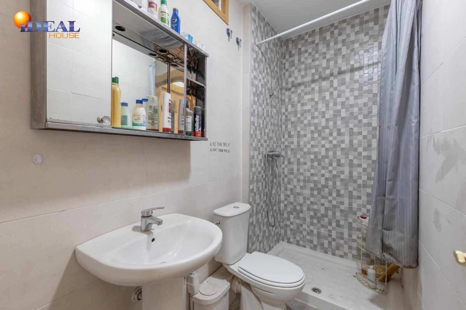 Ático de 4 habitaciones en Granada ciudad en venta - 265.000 € (Ref: 9433902)