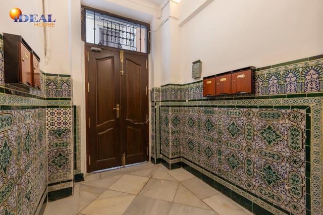 Ático de 4 habitaciones en Centro, Granada ciudad en venta - 265.000 € (Ref: 9433902)