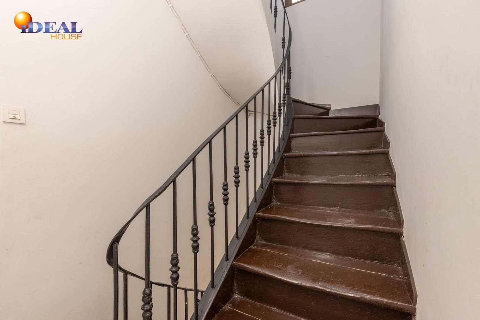 Ático de 4 habitaciones en Granada ciudad en venta - 265.000 € (Ref: 9433902)