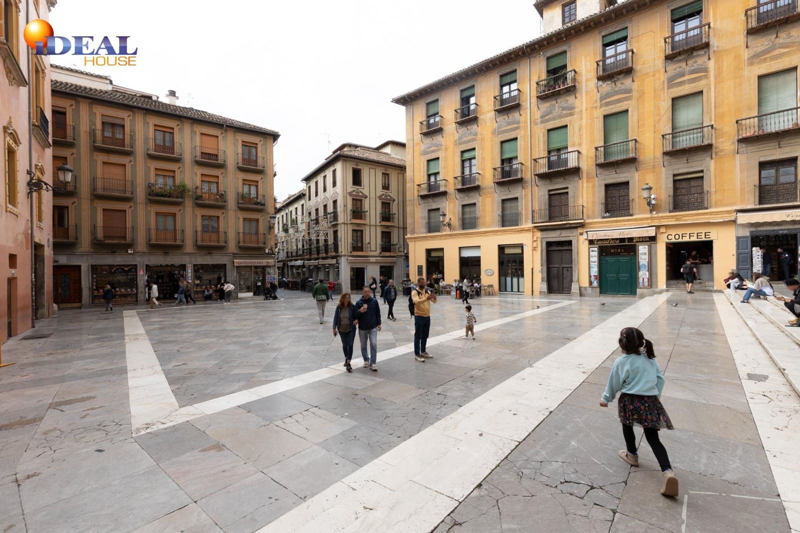 Ático de 4 habitaciones en Granada ciudad en venta - 265.000 € (Ref: 9433902)